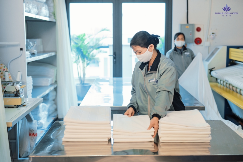 Nghệ Thuật Giặt Khô Cao Cấp - Tái Sinh Vẻ Đẹp Trang Phục Bền Lâu